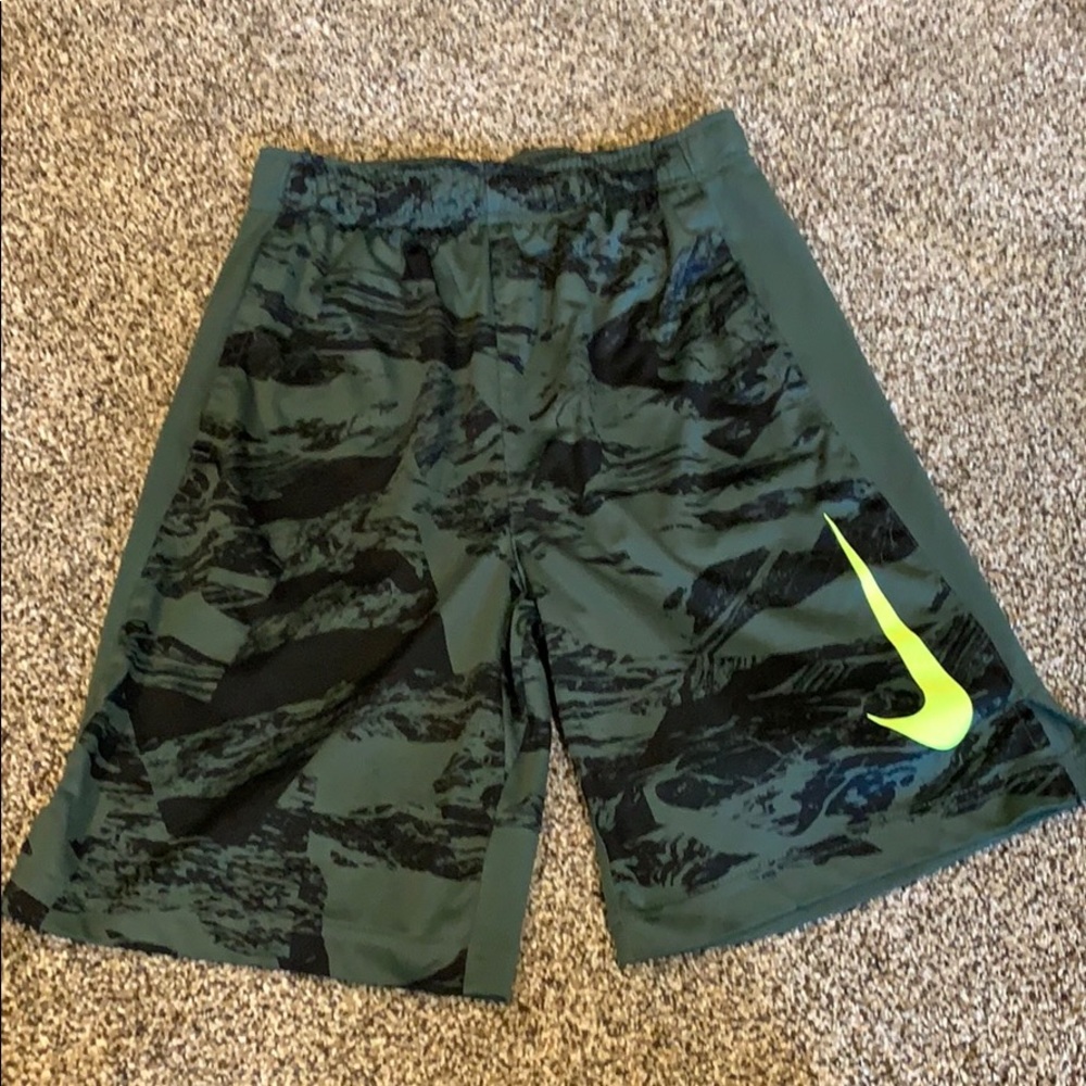 Boys Youth Large Nike Shorts